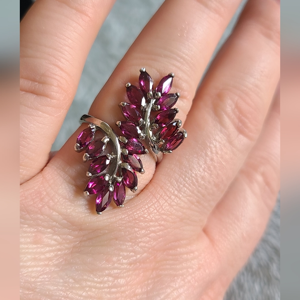 Sterling Silver Marquise Garnet Leaf Ring